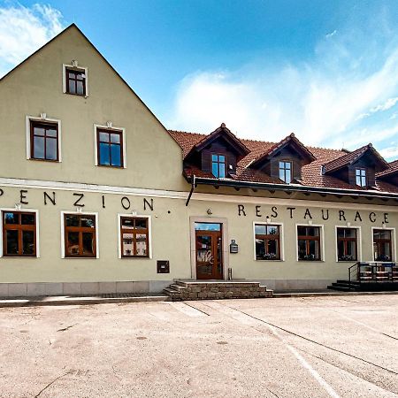 Ledeč nad Sázavou Penzion A Restaurace U Reky מראה חיצוני תמונה