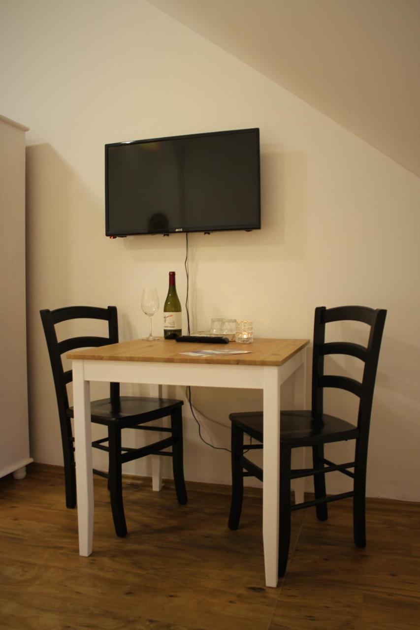 Ledeč nad Sázavou Penzion A Restaurace U Reky מראה חיצוני תמונה