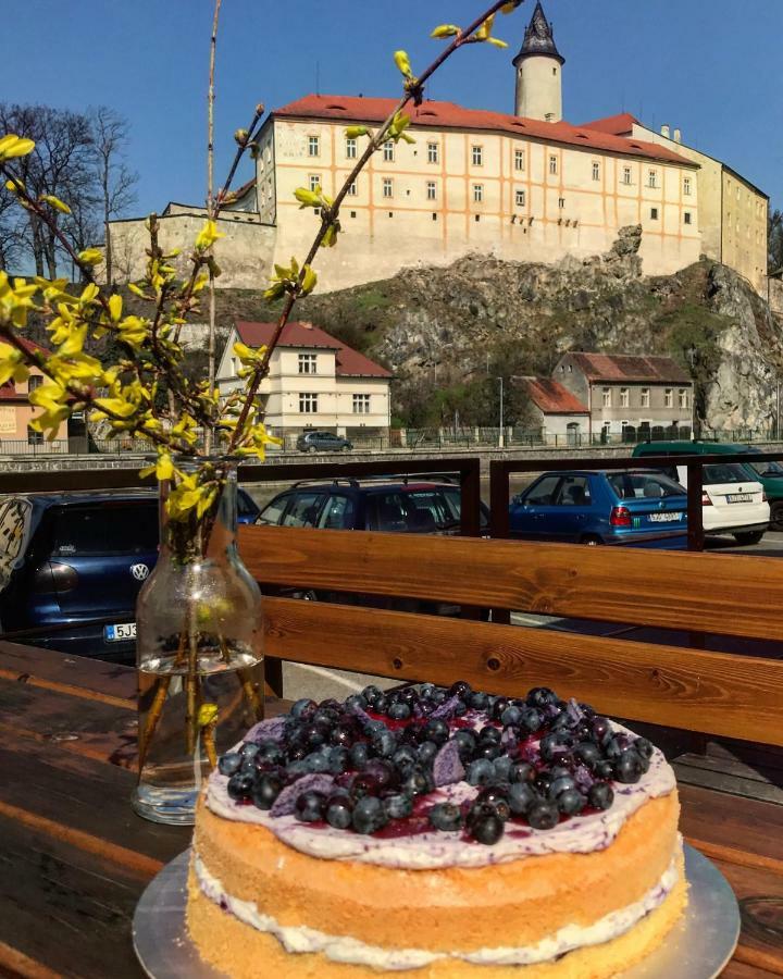 Ledeč nad Sázavou Penzion A Restaurace U Reky מראה חיצוני תמונה
